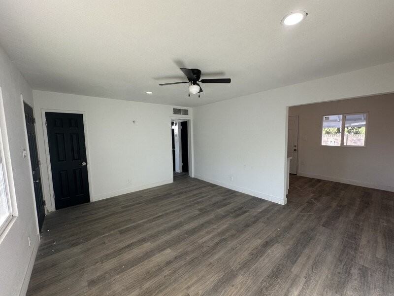 390 W Lindbergh Ave - Photo 3 of 10