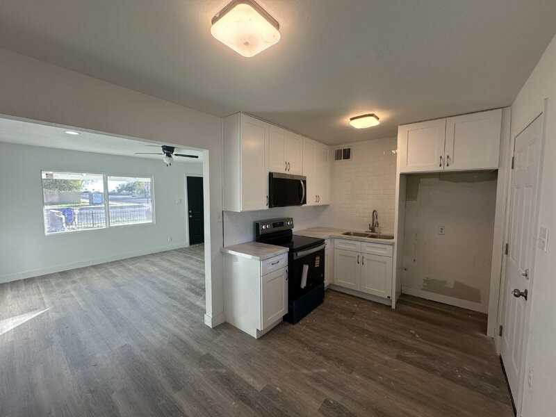 390 W Lindbergh Ave - Photo 4 of 10