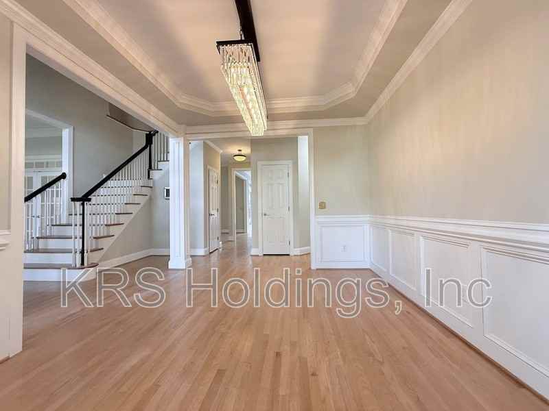 213 Glen Abbey Dr - Photo 7 of 38