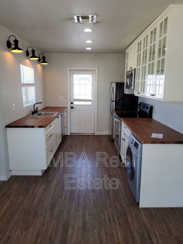 4248 N 12th St #8 - Photo 2 of 6