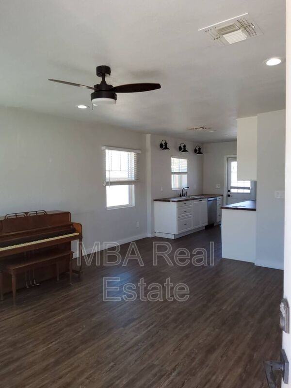 4248 N 12th St #8 - Photo 4 of 6