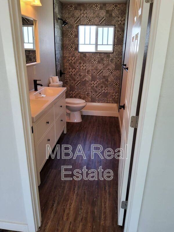 4248 N 12th St #8 - Photo 6 of 6