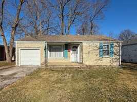 featured image of 621 E Portland St