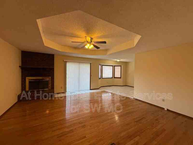 1425 S Arcadia Ave - Photo 2 of 15