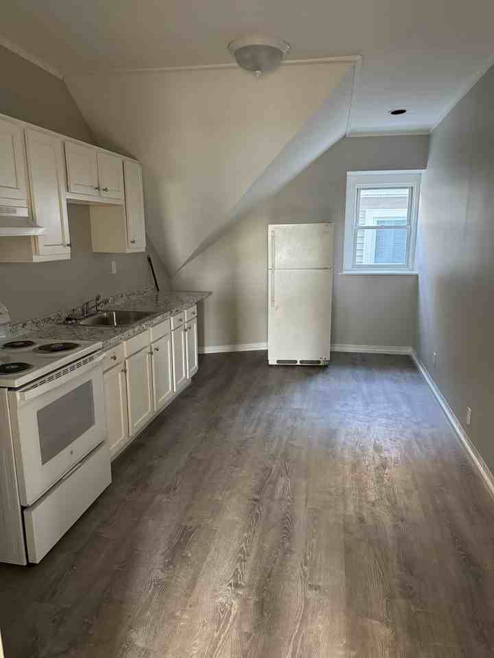 286 Grove Street - Photo 2 of 7