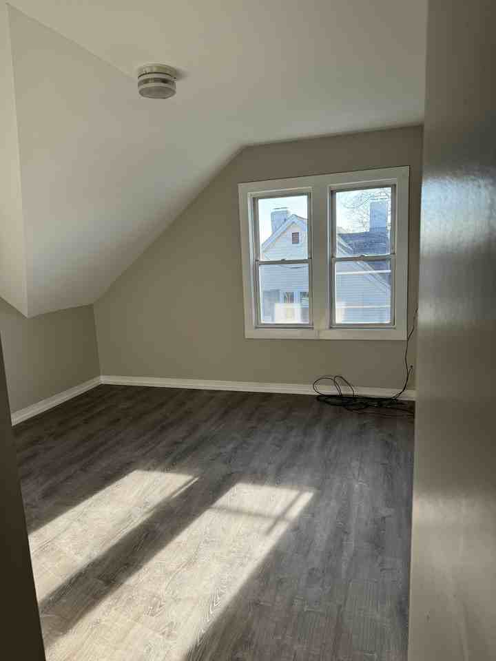 286 Grove Street - Photo 5 of 7