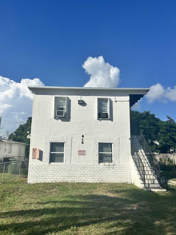 845 SW 6 ST LLC - Photo 2 of 8