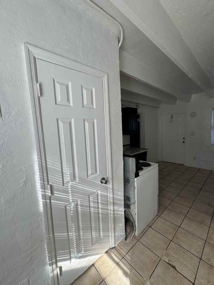 845 SW 6 ST LLC - Photo 5 of 8