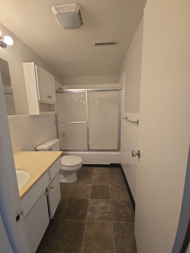 1003 South State Fair Boulevard - Photo 4 of 11