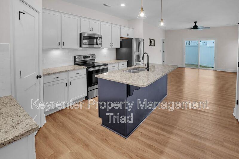 4926 Cannon Crossing Way - Photo 2 of 38