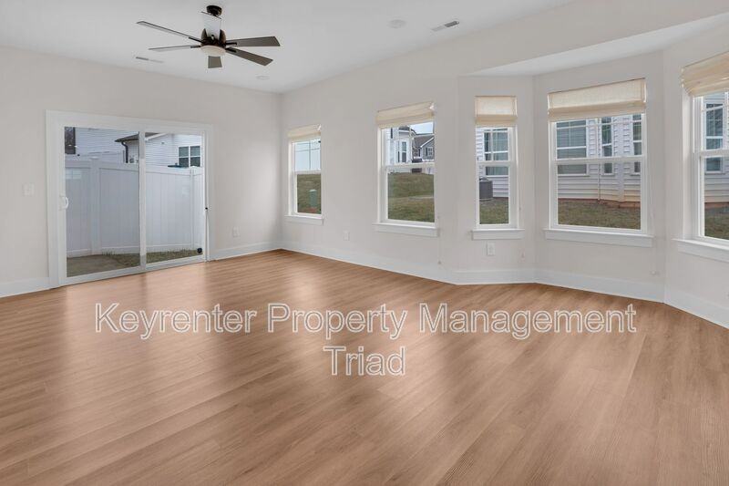 4926 Cannon Crossing Way - Photo 4 of 38