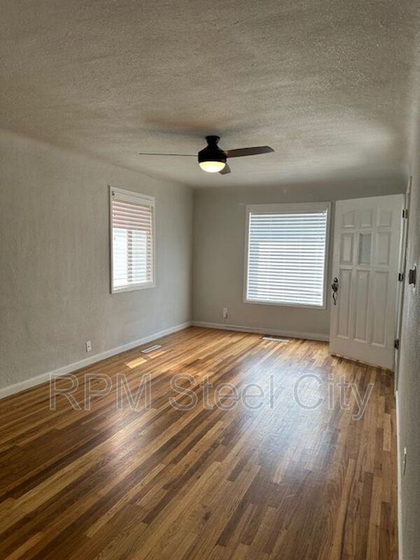 2410 Saint Clair Ave - Photo 5 of 14