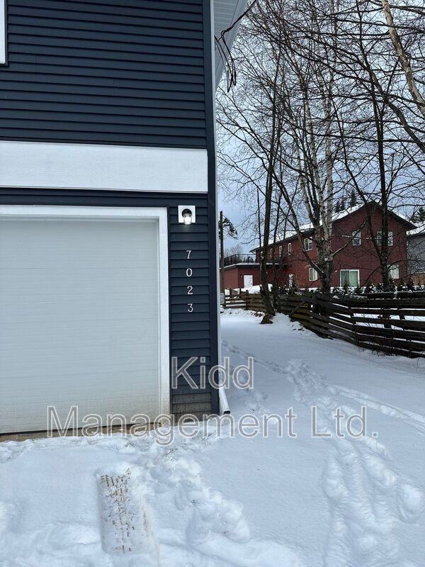 7023 Kennedy Cres - Photo 2 of 10