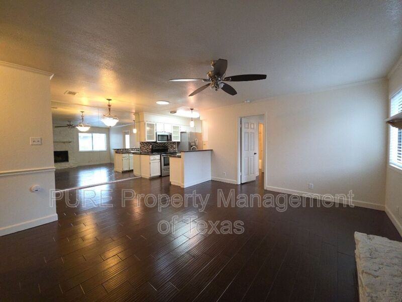 8708 - Photo 4 of 21