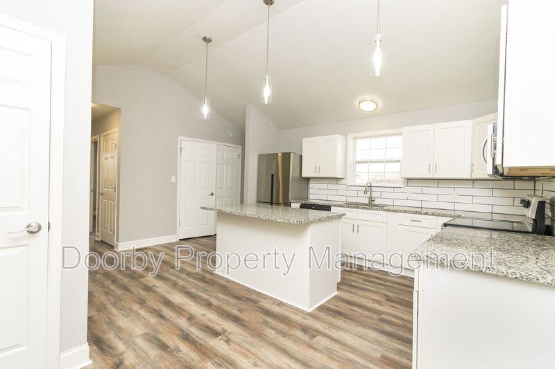 1913 Tuskegee Blvd - Photo 4 of 20