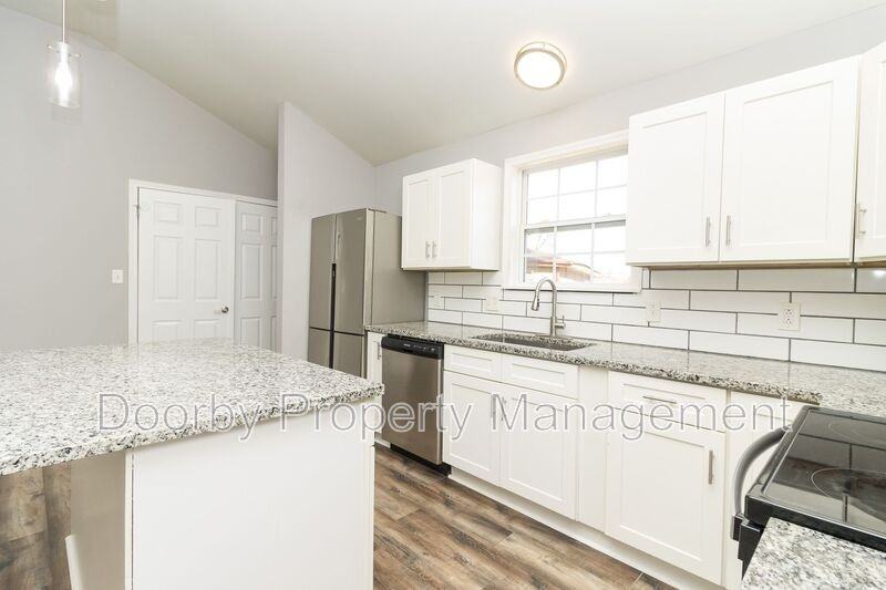 1913 Tuskegee Blvd - Photo 5 of 20