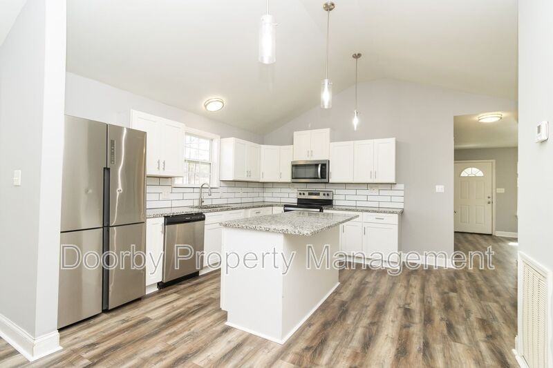 1913 Tuskegee Blvd - Photo 7 of 20