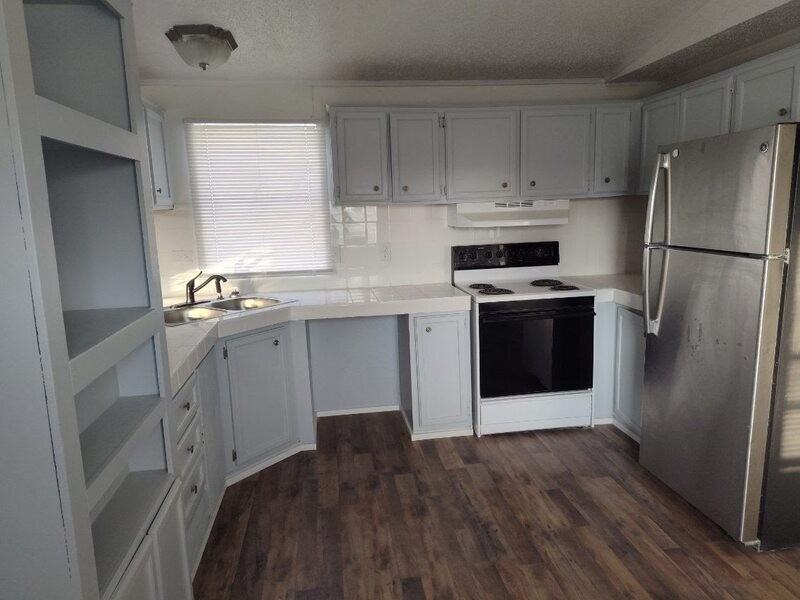 702 W Nelson St - Photo 5 of 13