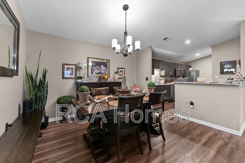 8921 Hunters Creek Dr - Photo 6 of 20