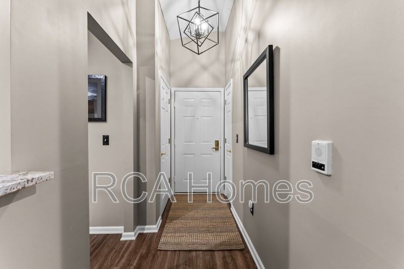 8921 Hunters Creek Dr - Photo 7 of 20