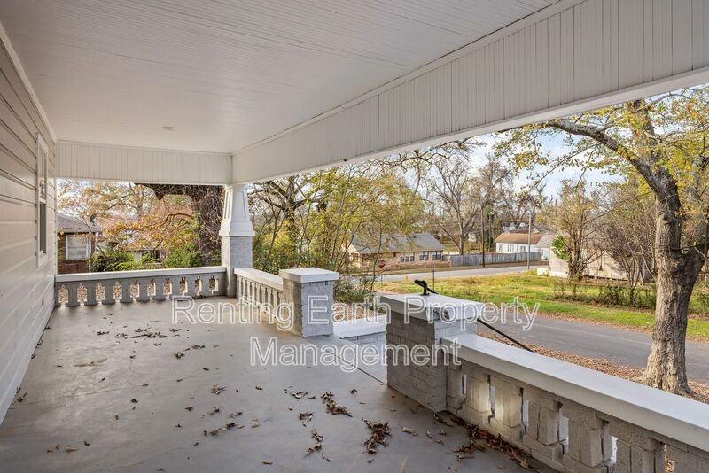 2511 20th Place Ensley - Photo 5 of 22