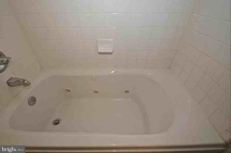 2002 Peggy Stewart Way - Photo 4 of 19