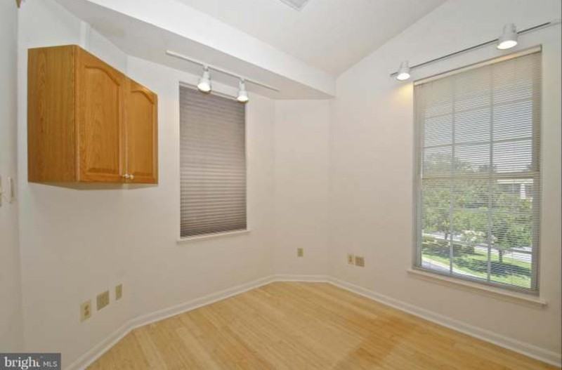 2002 Peggy Stewart Way - Photo 6 of 19