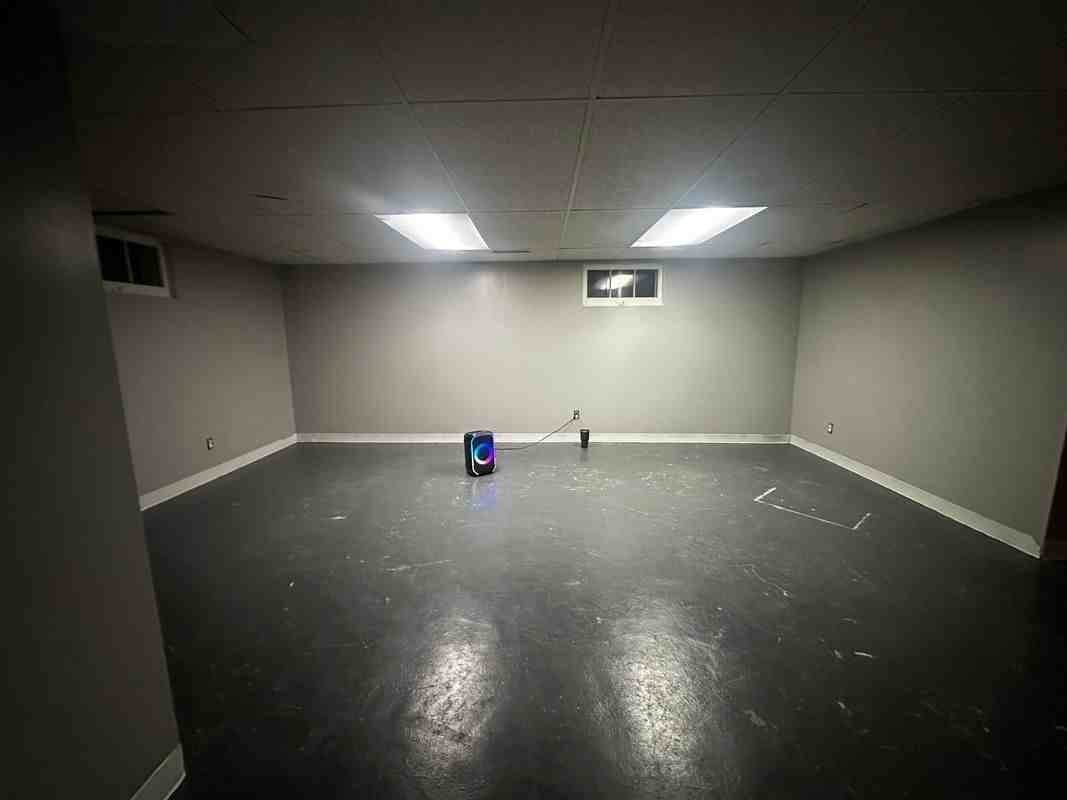 1703 10th St - Photo 3 of 5