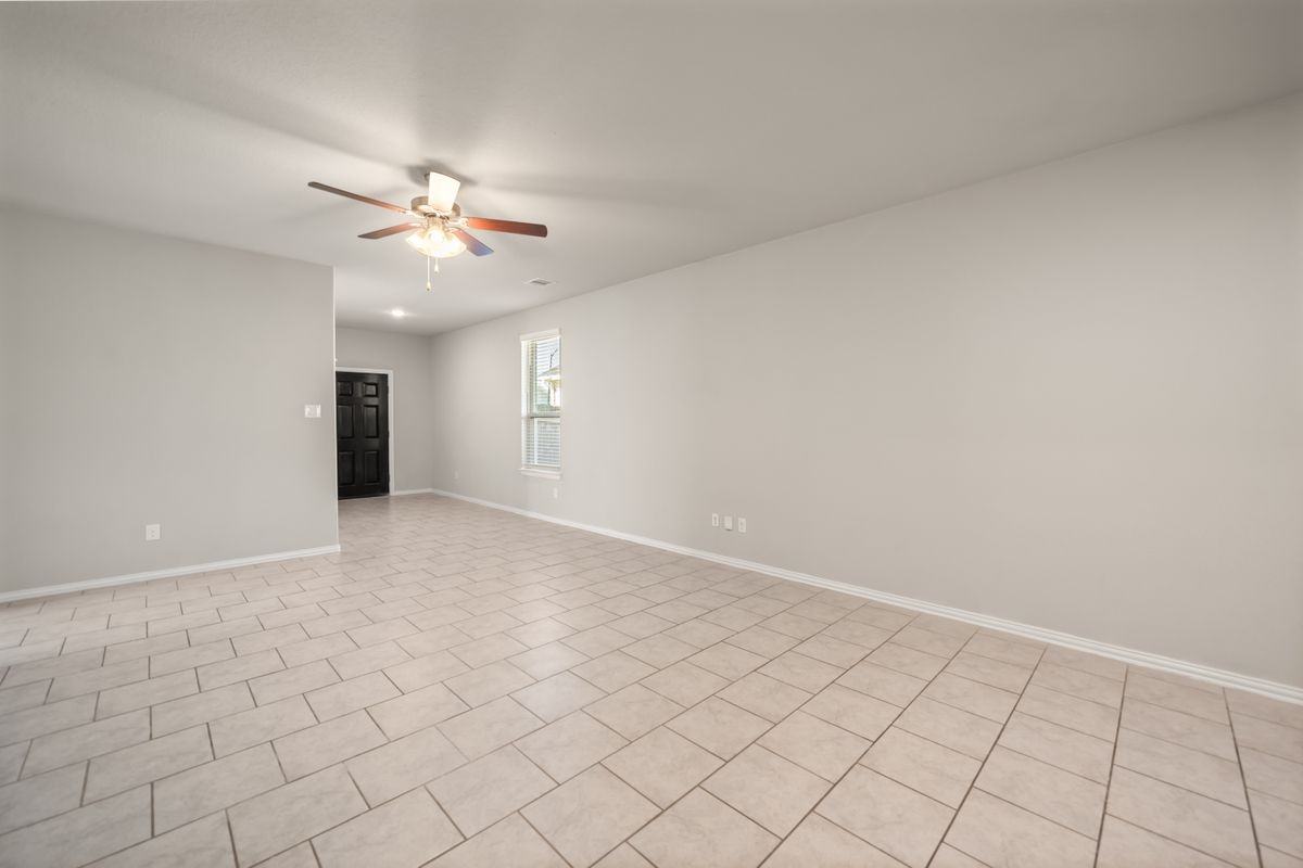 8007 Grandstand Pkwy - Photo 4 of 16