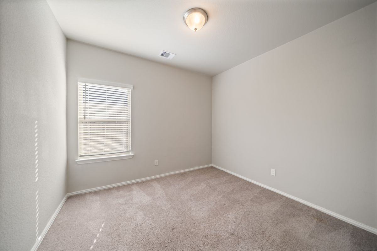 8007 Grandstand Pkwy - Photo 5 of 16