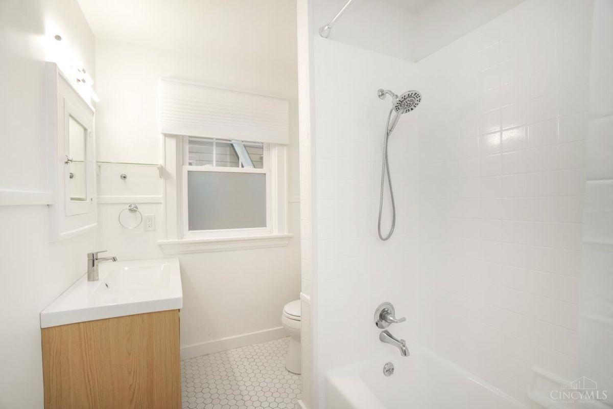 6622 Bramble Ave - Photo 6 of 8