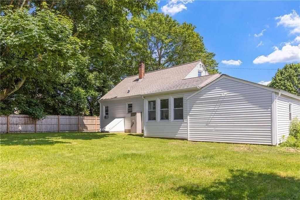 96 Jo Anne Ave - Photo 4 of 15