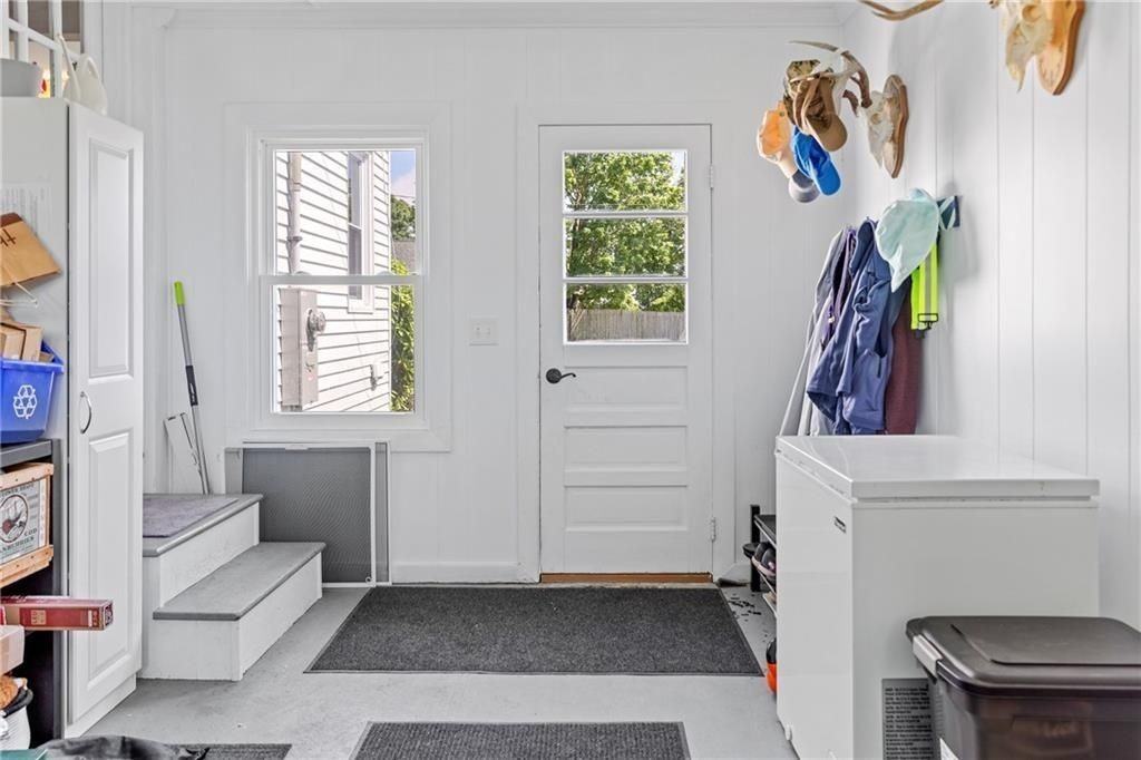 96 Jo Anne Ave - Photo 6 of 15