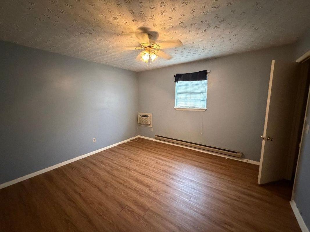 14694 Wallace Pike ##2 - Photo 2 of 5