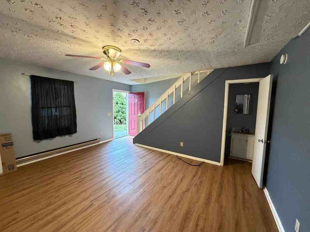 14694 Wallace Pike ##2 - Photo 4 of 5