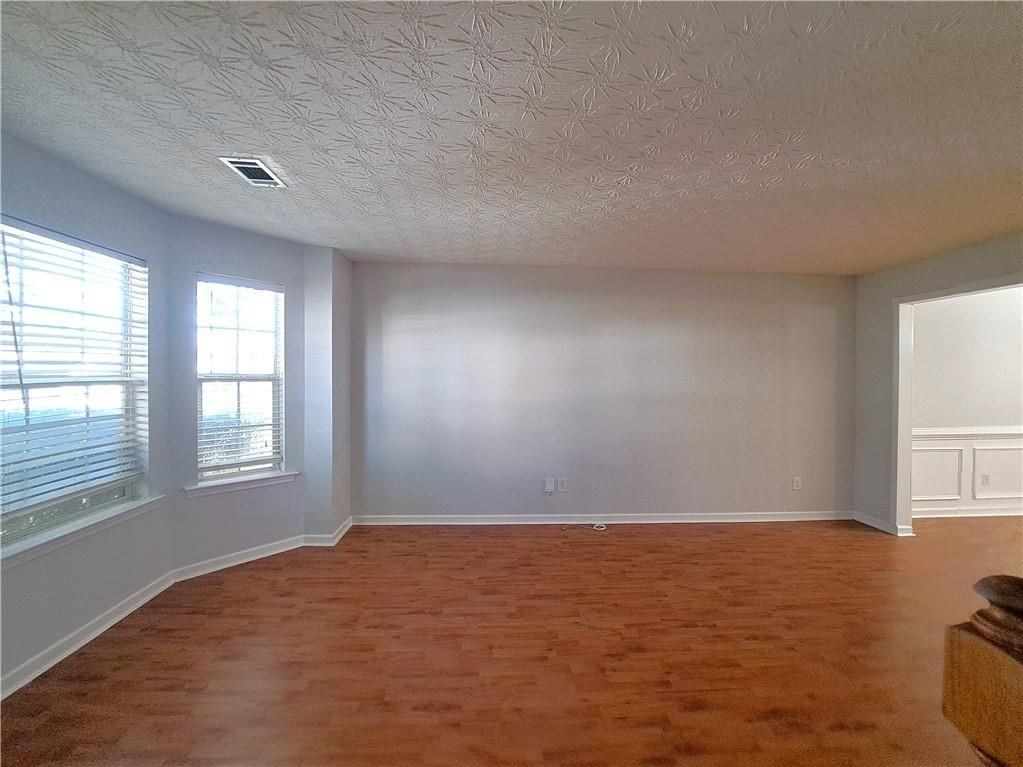 3940 Crescent Walk Ln - Photo 5 of 48