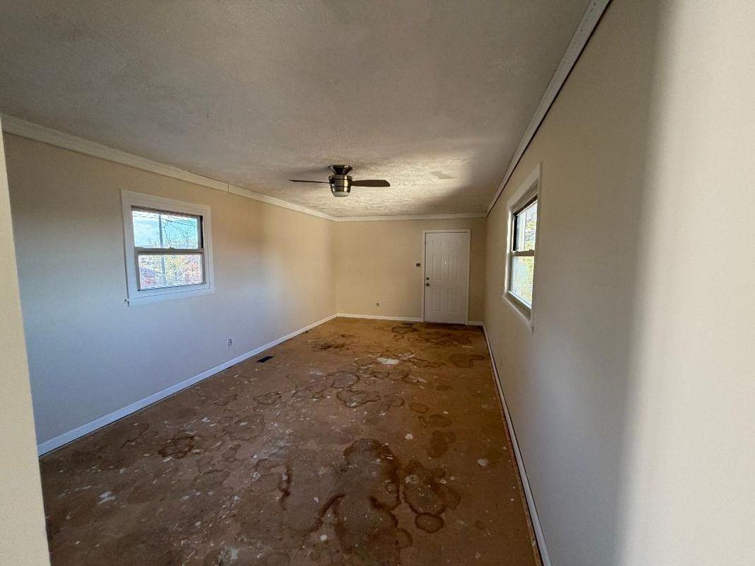 155 Flannagan Dr - Photo 3 of 8