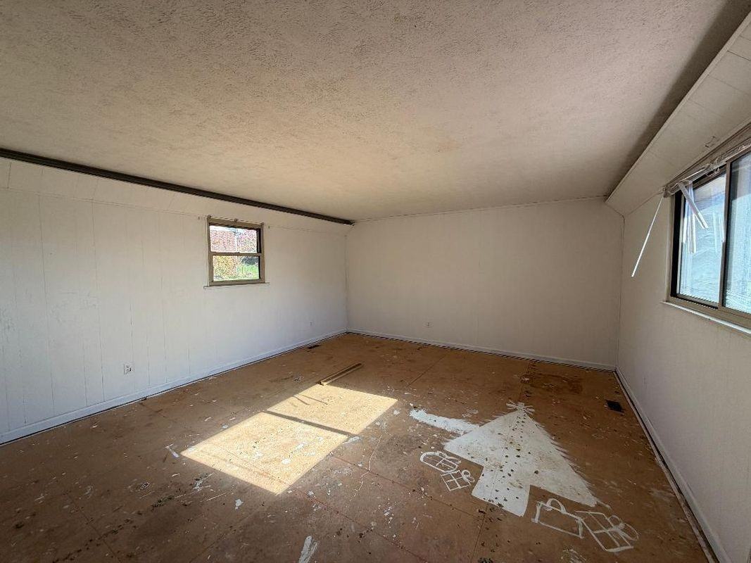 155 Flannagan Dr - Photo 6 of 8