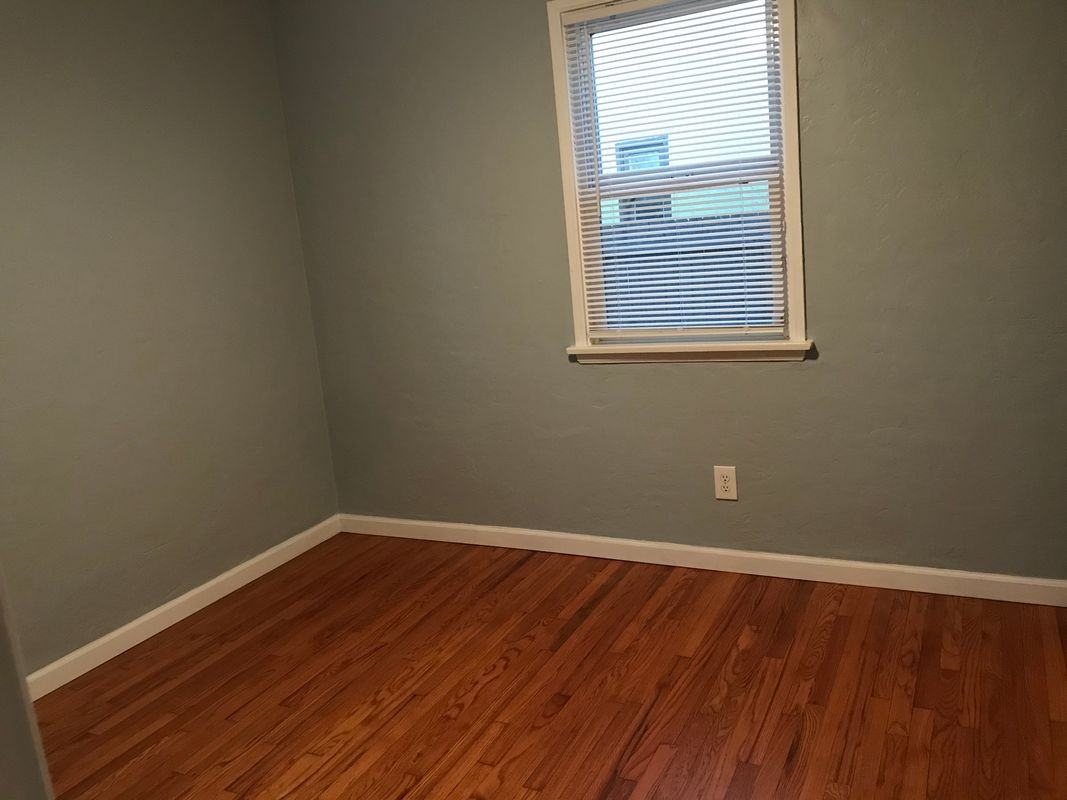 3752 Meade Ave - Photo 4 of 6