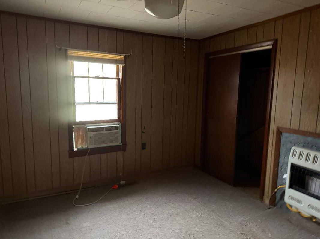 10010 Ferbie Rd - Photo 2 of 7