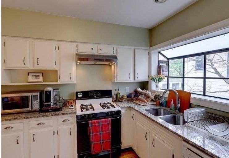 16 Grotto Ave ##3 - Photo 3 of 13