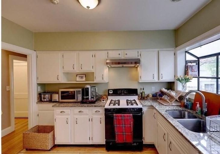 16 Grotto Ave ##3 - Photo 4 of 13