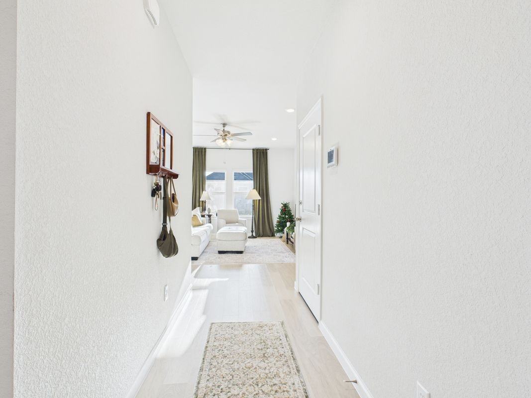 2319 Jeter Dr - Photo 4 of 17