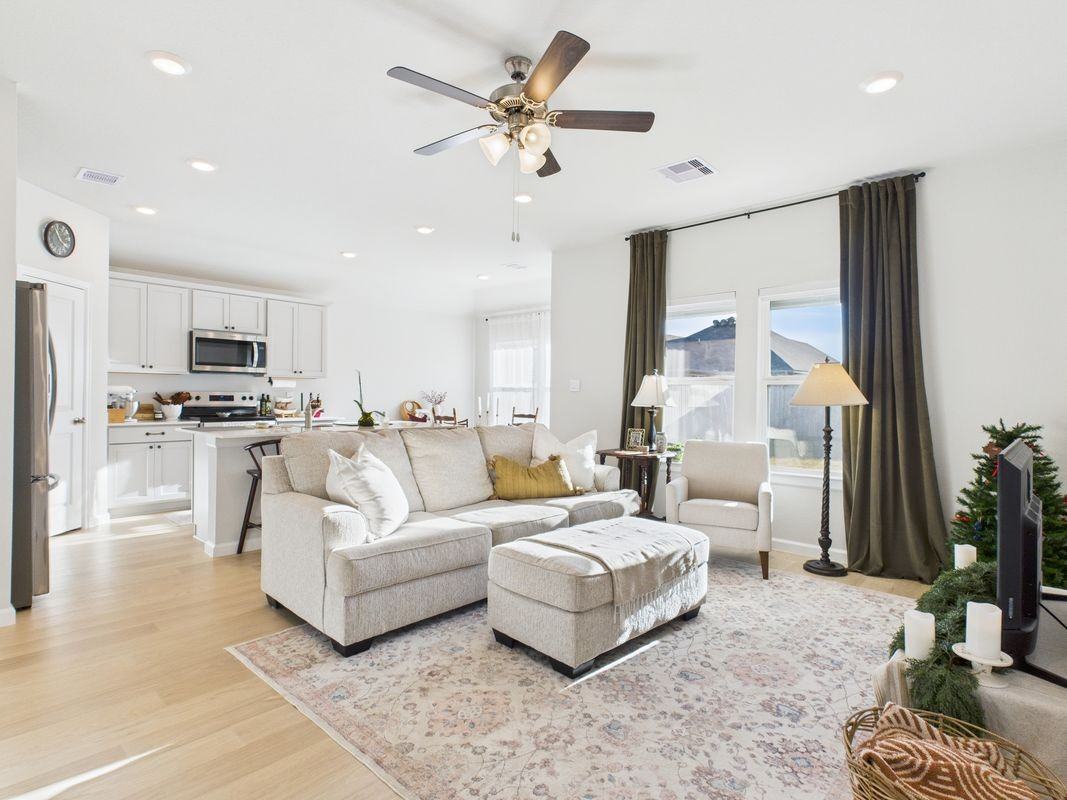 2319 Jeter Dr - Photo 5 of 17