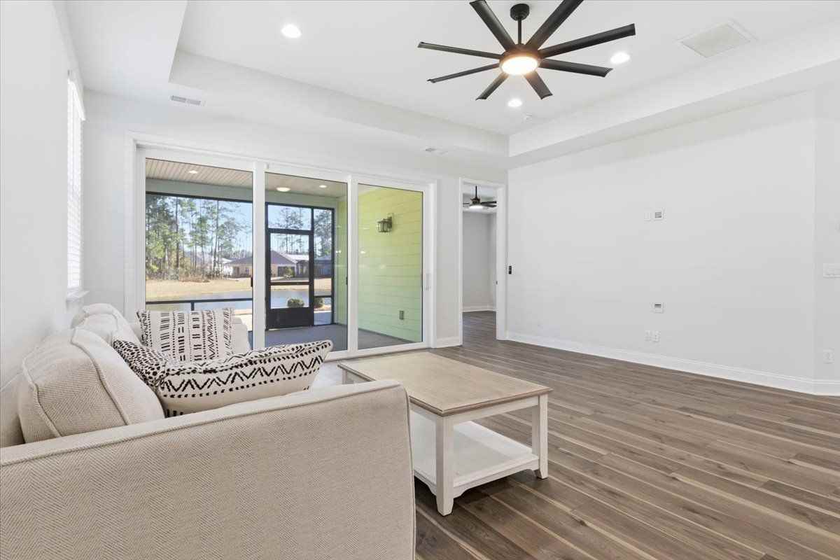 155 Weekend Ave - Photo 2 of 3