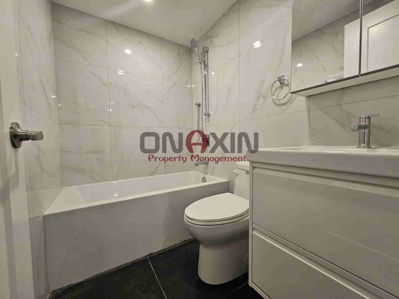 2625 Avenue Gascon #4 - Photo 2 of 15