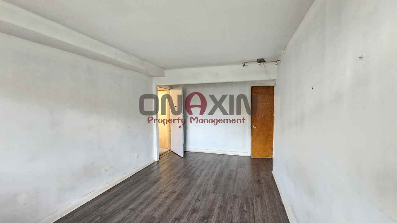 8420 Avenue Stuart - Photo 5 of 12