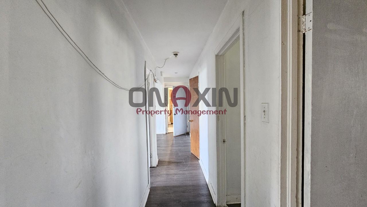 8420 Avenue Stuart - Photo 4 of 12