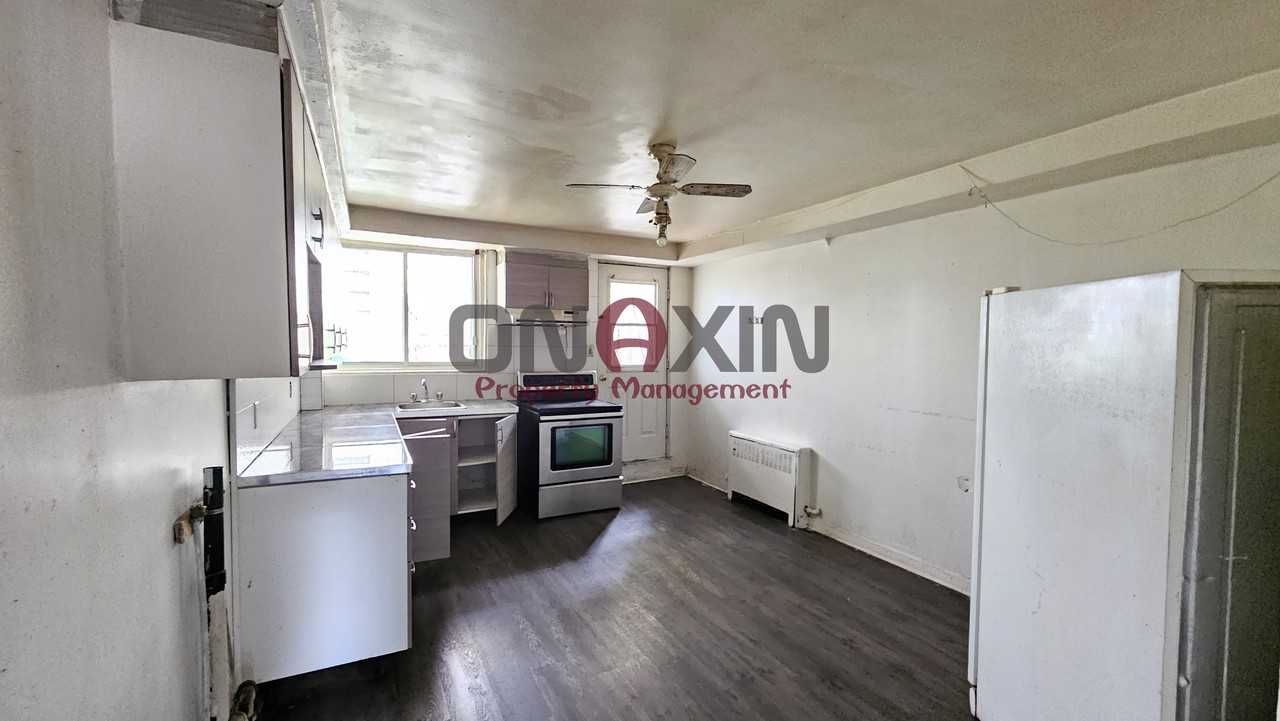 8420 Avenue Stuart - Photo 2 of 12