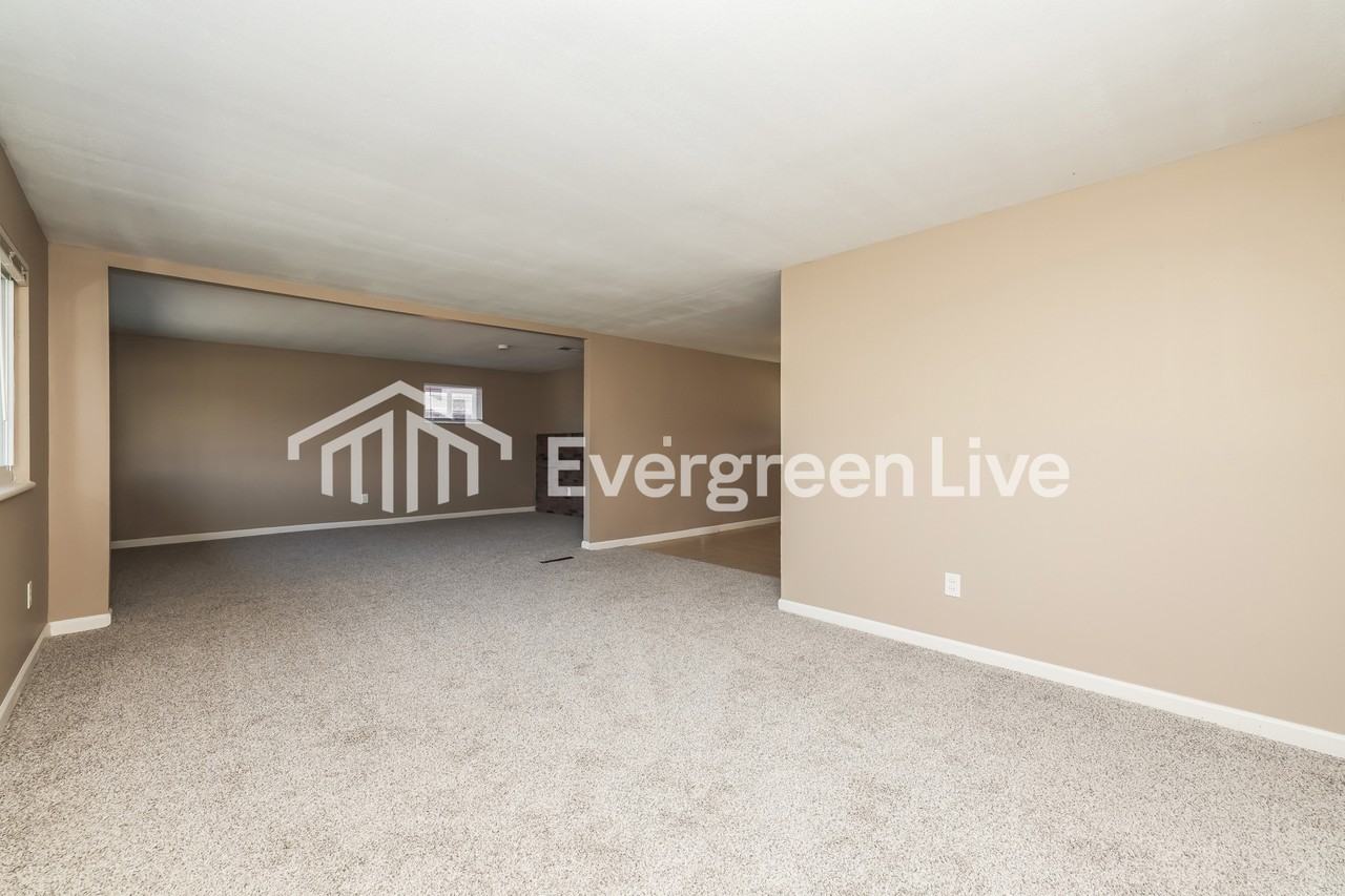 5336 Naples Dr - Photo 5 of 15